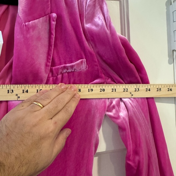 L'AGENCE Fuchsia Velvet Blazer - Picture 10 of 11